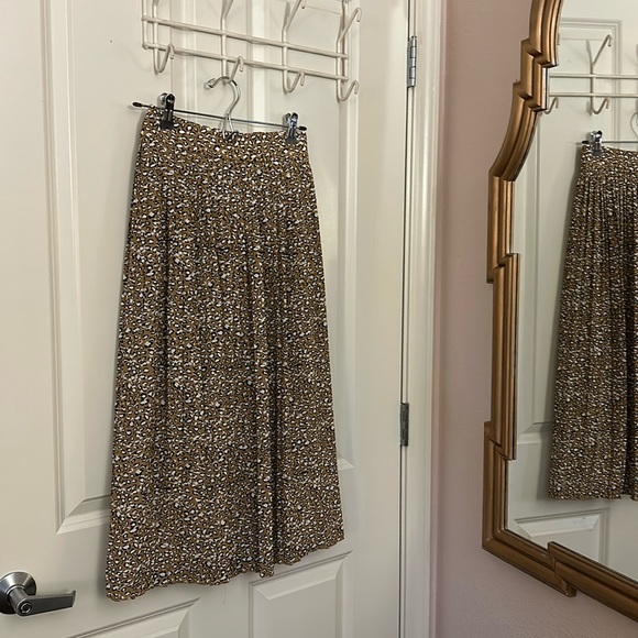 J. Crew Dresses & Skirts - Leopard print pleated J Crew Skirt